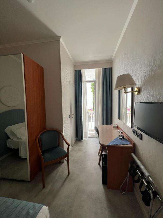 מאלצ'סינה Hotel Excelsior Bay מראה חיצוני תמונה