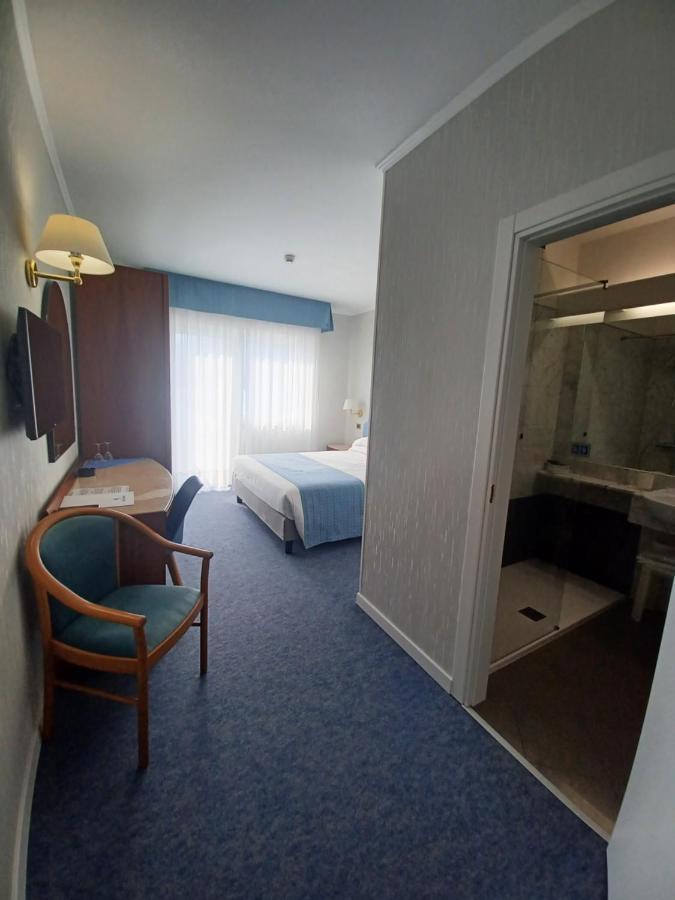 מאלצ'סינה Hotel Excelsior Bay מראה חיצוני תמונה