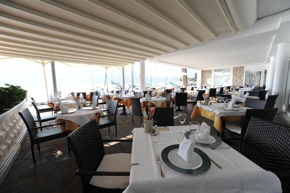 מאלצ'סינה Hotel Excelsior Bay מראה חיצוני תמונה