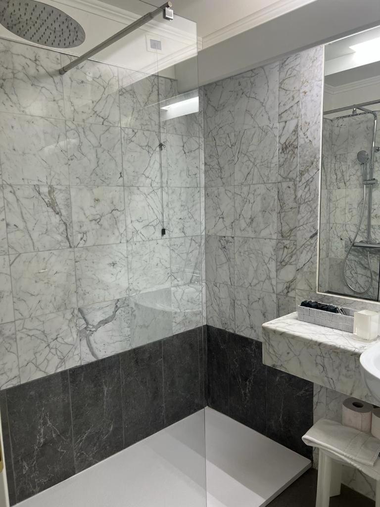 מאלצ'סינה Hotel Excelsior Bay מראה חיצוני תמונה