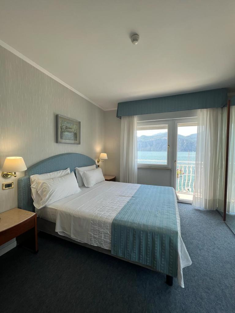 מאלצ'סינה Hotel Excelsior Bay מראה חיצוני תמונה