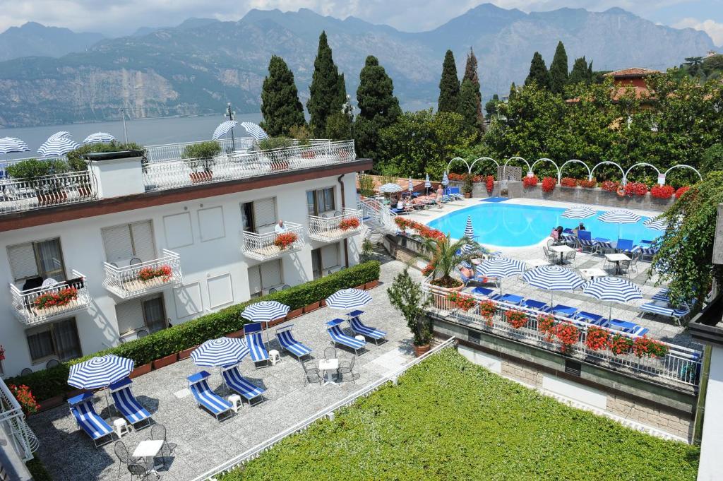 מאלצ'סינה Hotel Excelsior Bay מראה חיצוני תמונה